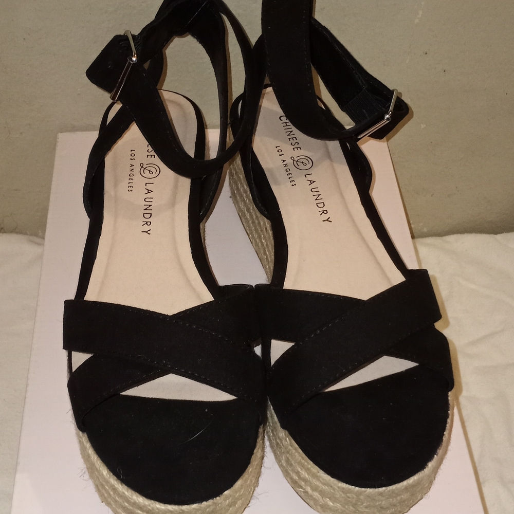 Woman's platform sandals